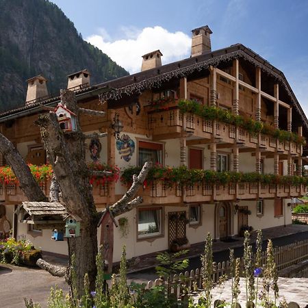 Appartamenti Ladina Campitello di Fassa Exterior foto