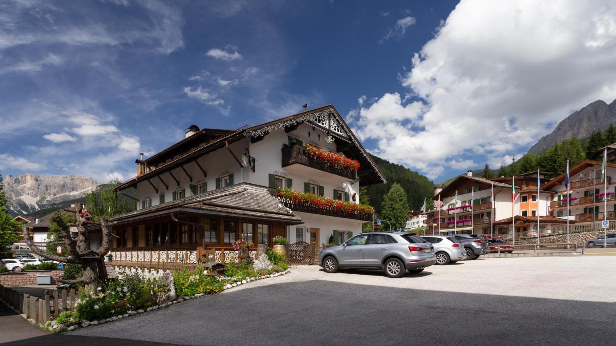 Appartamenti Ladina Campitello di Fassa Exterior foto