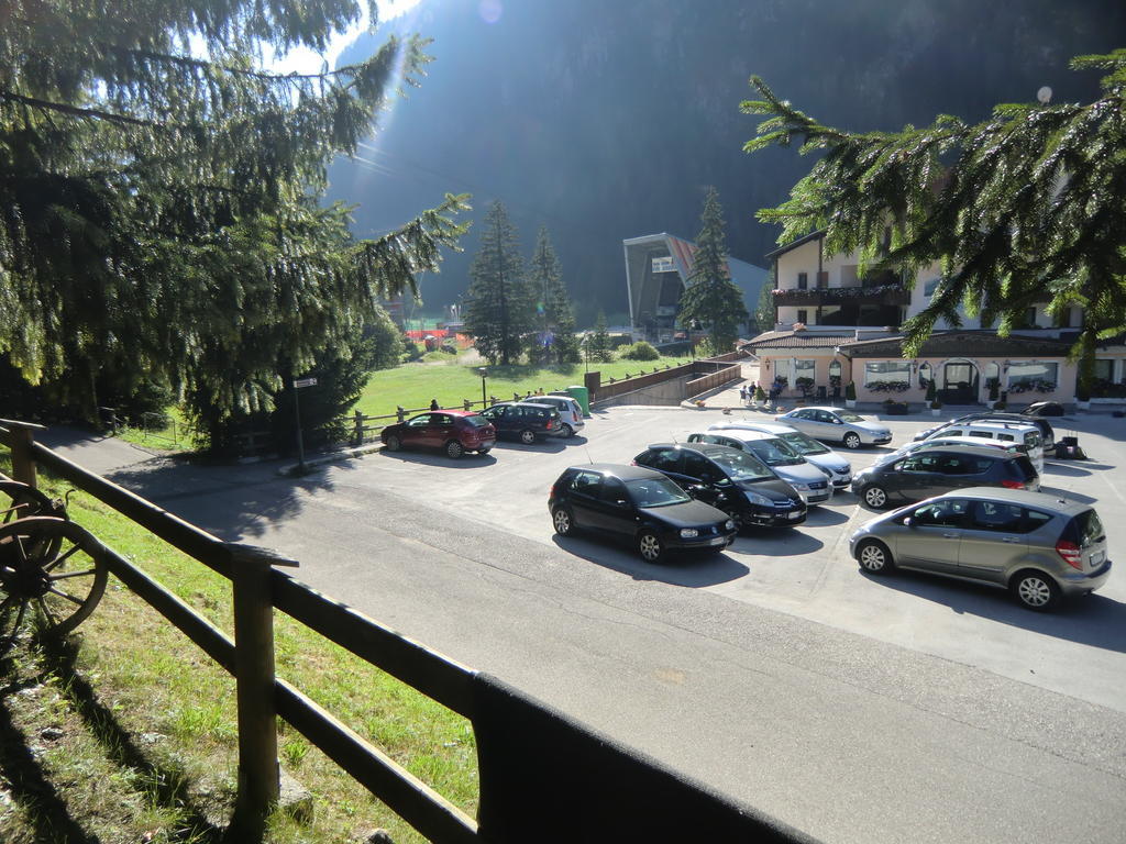 Appartamenti Ladina Campitello di Fassa Exterior foto