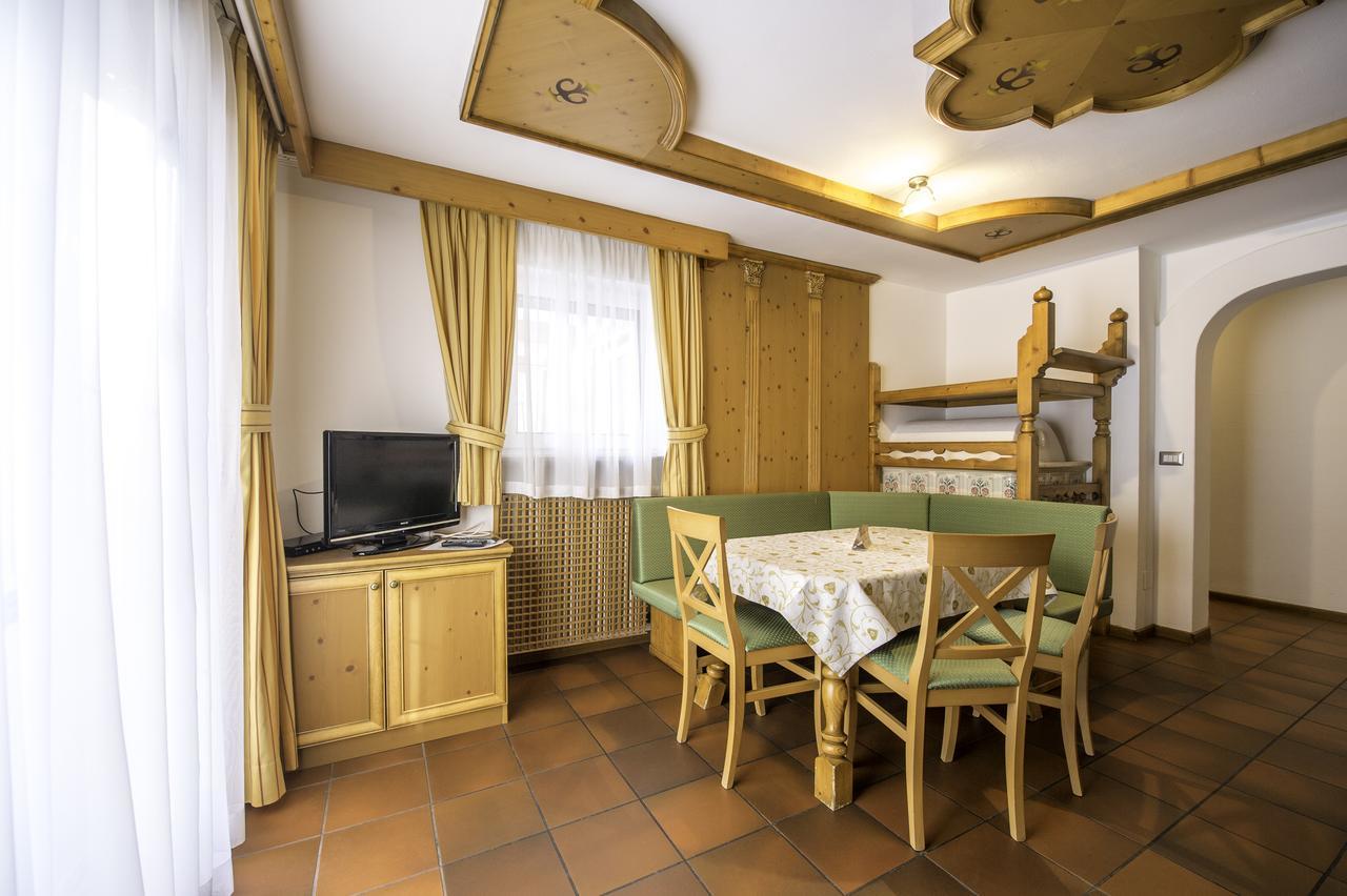 Appartamenti Ladina Campitello di Fassa Exterior foto