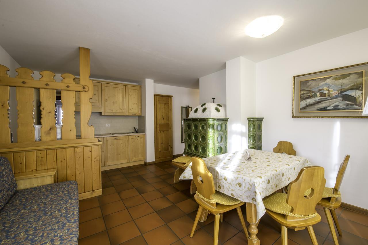 Appartamenti Ladina Campitello di Fassa Exterior foto