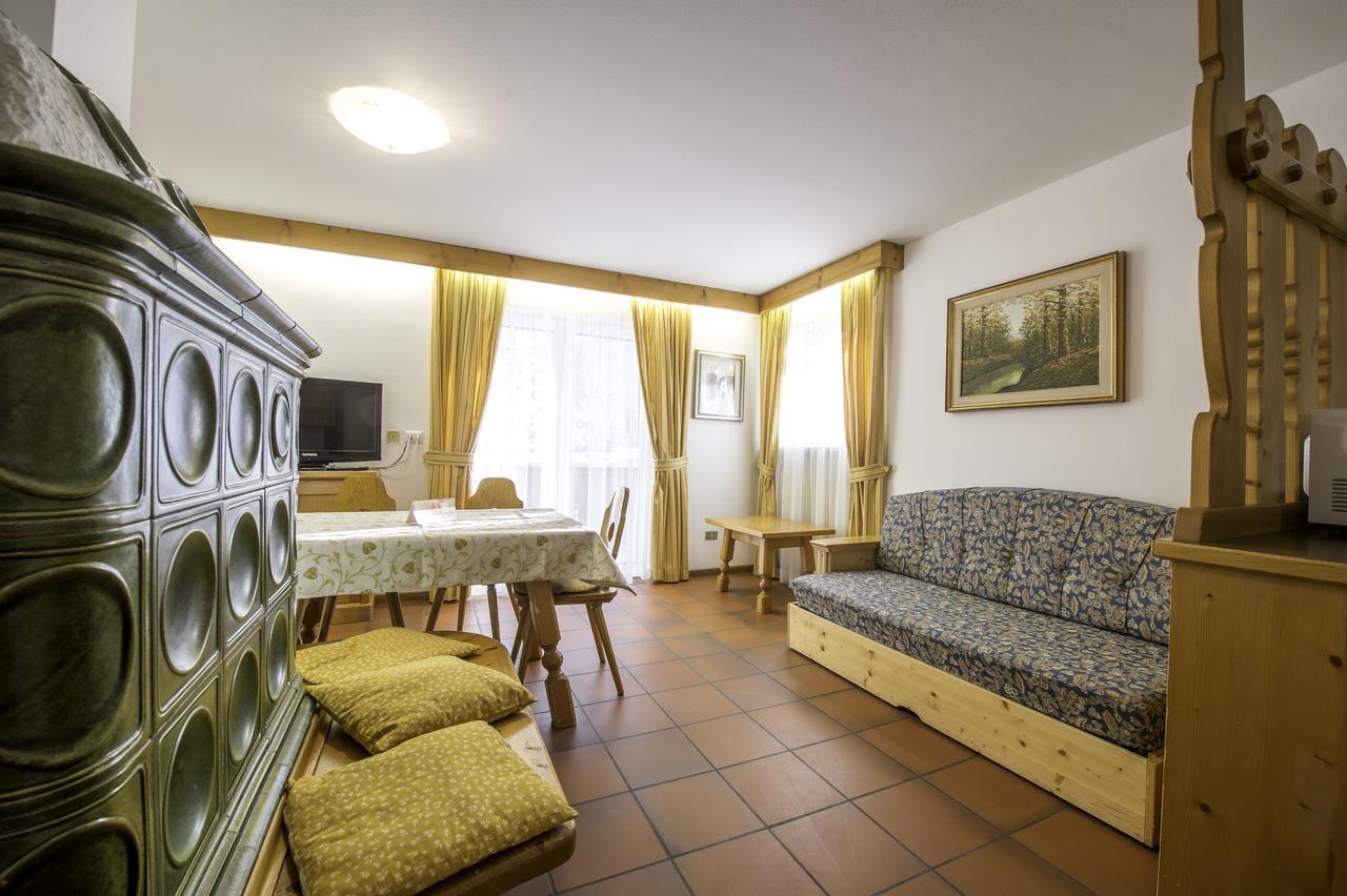 Appartamenti Ladina Campitello di Fassa Exterior foto