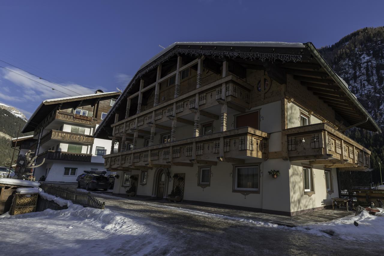 Appartamenti Ladina Campitello di Fassa Exterior foto