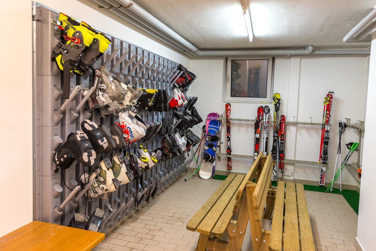 Appartamenti Ladina Campitello di Fassa Exterior foto