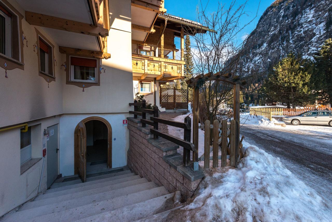 Appartamenti Ladina Campitello di Fassa Exterior foto