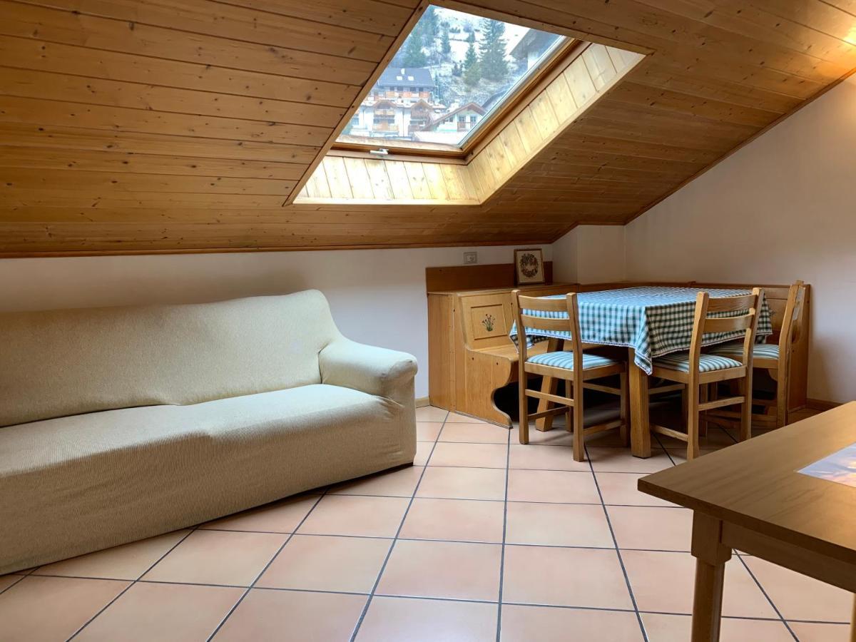 Appartamenti Ladina Campitello di Fassa Exterior foto